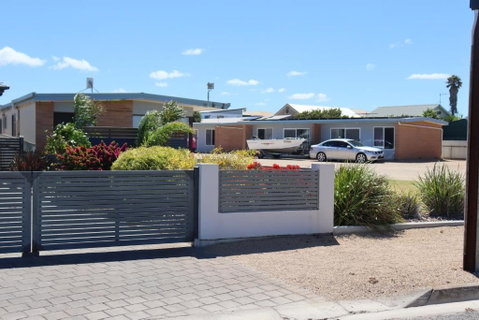 Edithburgh Foreshore Apartments - Dalby Accommodation 0