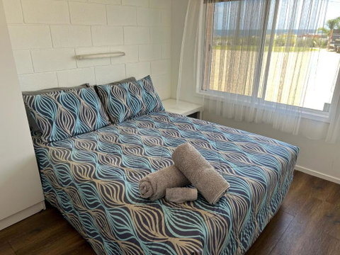 Edithburgh Foreshore Apartments - Dalby Accommodation 2