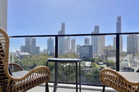E.S. Surfers Paradise - Dalby Accommodation 4