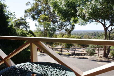 Eleebana Guest House - Dalby Accommodation 2