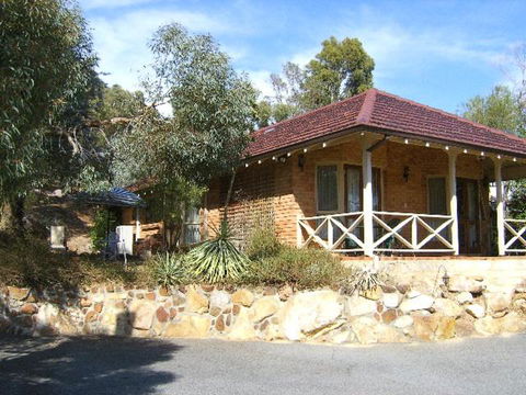 Eleebana Guest House - Dalby Accommodation 0