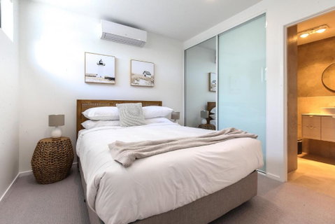 Elegant 2-Bed Apartment With Stunning Views - Dalby Accommodation 4