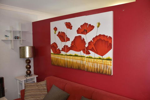 Entire Family Home With Private Pool - Dalby Accommodation 3