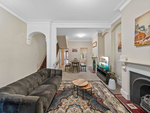 Fancy 4 BR House With Parking - ICC&Darling Harbour-8 Mins Walk - Dalby Accommodation 4