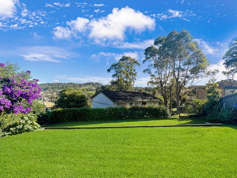 Fab 3-Bed Stay With Great Outdoors & Water Views - Dalby Accommodation 0