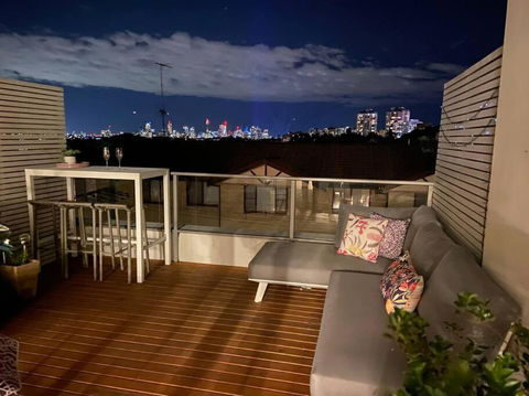 Fab Penthouse Near Bondi / Bronte, Shops & Bars - Dalby Accommodation 4