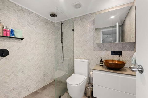 Fab Penthouse Near Bondi / Bronte, Shops & Bars - Dalby Accommodation 3