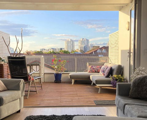 Fab Penthouse Near Bondi / Bronte, Shops & Bars - Dalby Accommodation 0