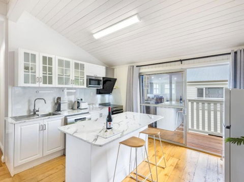 Family Friendly Cozy 4BR House At Annerley - Dalby Accommodation 0