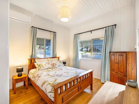 Family Friendly Cozy 4BR House At Annerley - Dalby Accommodation 3