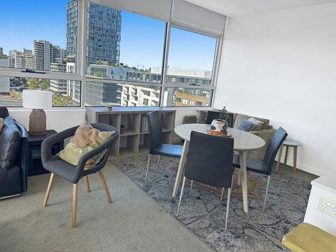 G901S - Bright Zetland Escape With City Views - Dalby Accommodation 2