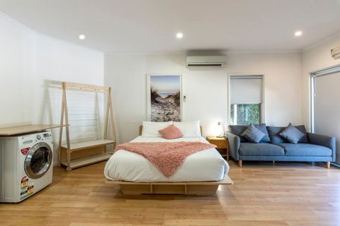 Gawler Townhouses 1b - Dalby Accommodation 0