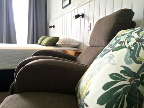 Gin Gin Village Motor Inn Motel QLD - Dalby Accommodation 2