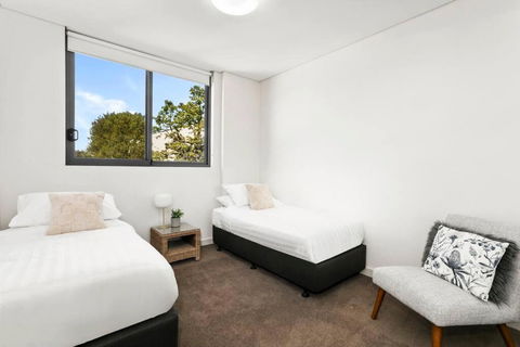 GLAD3 Gladesville Getaway Bright & Contemporary - Dalby Accommodation 2