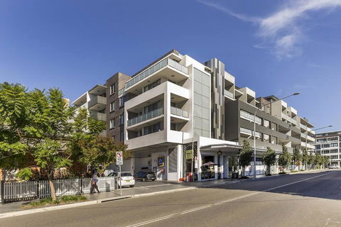 GLAD3 Gladesville Getaway Bright & Contemporary - Dalby Accommodation 3