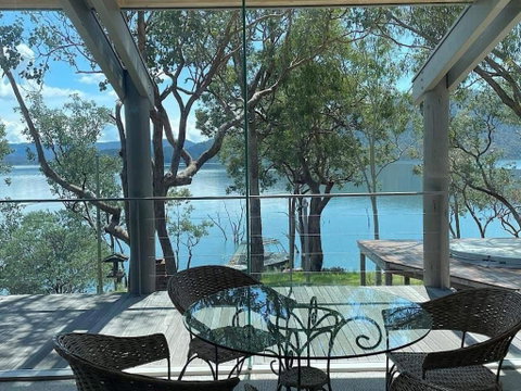 Glasshouse On The Lake - Dalby Accommodation 1