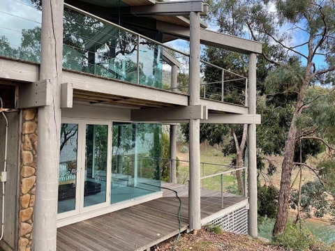 Glasshouse On The Lake - Dalby Accommodation 3