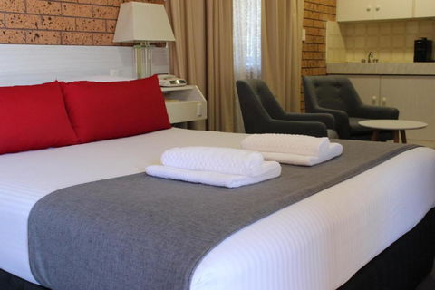 Golden Harvest Motor Inn Moree - Dalby Accommodation 4