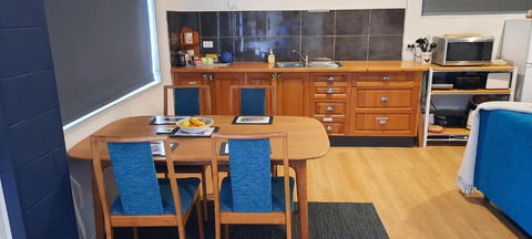 GOLDFIELDS STUDIO APARTMENT, Beaconsfield - Fully Self-contained, Air-conditioning - Dalby Accommodation 3