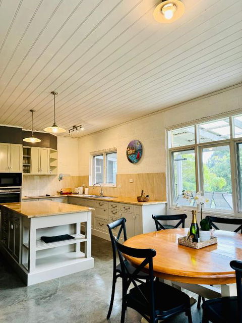 GORGE Chocolates Farmhouse - Dalby Accommodation 1