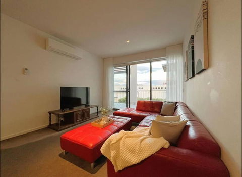 GW24-1 BATH 2 BR At The Glen With FREE Parking And Balcony - Dalby Accommodation 3