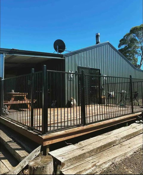 Great Lakes Wilderness Three Bedroom Home - Dalby Accommodation 3