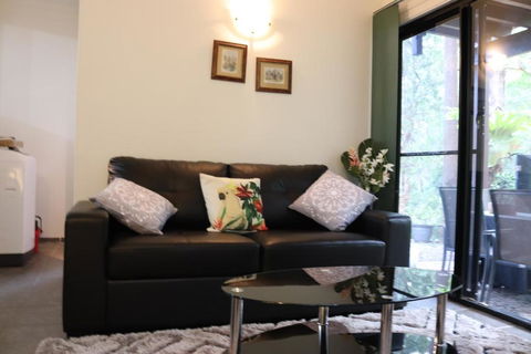 GREEN TREES CHALET Australia Zoo Close By - Dalby Accommodation 4