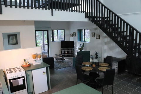 GREEN TREES CHALET Australia Zoo Close By - Dalby Accommodation 0