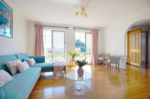 Hallett Cove House 6Bed 3Bath Full Kitchen Fast Wifi 5TV Netflix Espresso-Perfect For Large Families - Dalby Accommodation 0