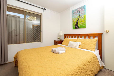 Hallett Cove House 6Bed 3Bath Full Kitchen Fast Wifi 5TV Netflix Espresso-Perfect For Large Families - Dalby Accommodation 3
