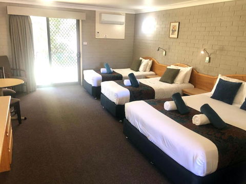 Hilltops Retreat Motor Inn - Dalby Accommodation 2
