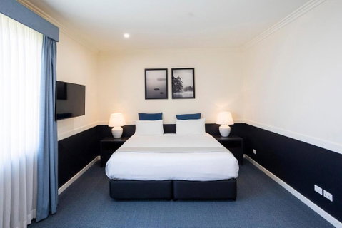 Hawkesbury Race Club Motel - Dalby Accommodation 0