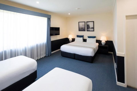 Hawkesbury Race Club Motel - Dalby Accommodation 1