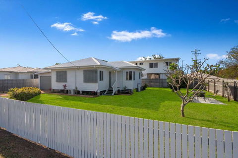 House On Halifax - Dalby Accommodation 0