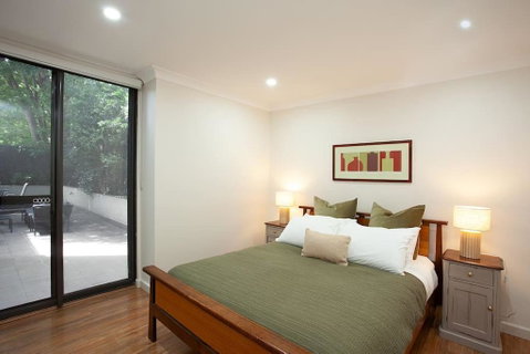 Huge 3 Bed Camperdown Garden Apt W Parking Aircon - Dalby Accommodation 2