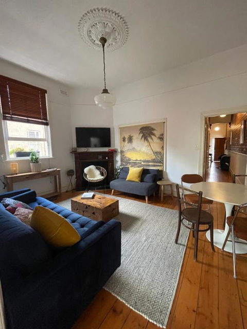 Iconic Lygon Street Home - Dalby Accommodation 1