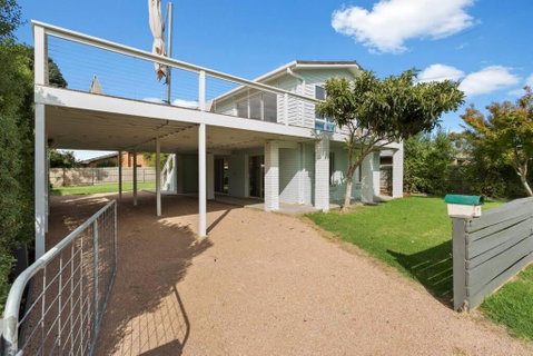 Imollu Beach House 5-Bed 2 5-Bath - Dalby Accommodation 1