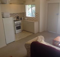 Affordable comfortable Inglewood apartmentPool - Dalby Accommodation