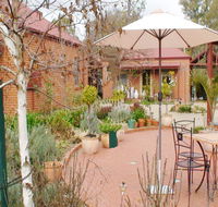 Albury Cottages - Dalby Accommodation
