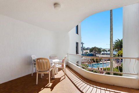 Alex Headland Beachfront - Dalby Accommodation 2