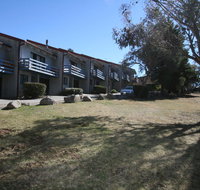 Alpha Centauri Townhouses - Dalby Accommodation