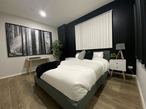 Amazing New Apartment Penrith, Prime Location - Dalby Accommodation 1