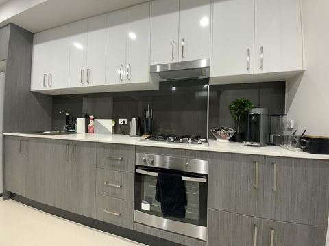Amazing New Apartment Penrith, Prime Location - Dalby Accommodation 3