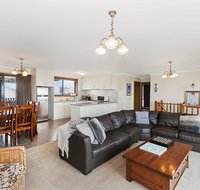 AMBIENCE BY THE SEA - Dalby Accommodation