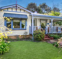 Ambrose Cottage Front Apartment - Dalby Accommodation