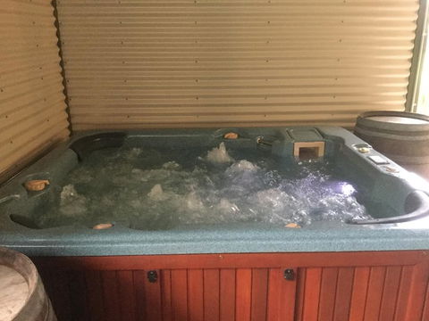 Angaston By The Winter Creek - Dalby Accommodation 2