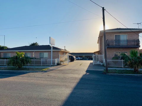Angel's Rest Motel - Dalby Accommodation 2