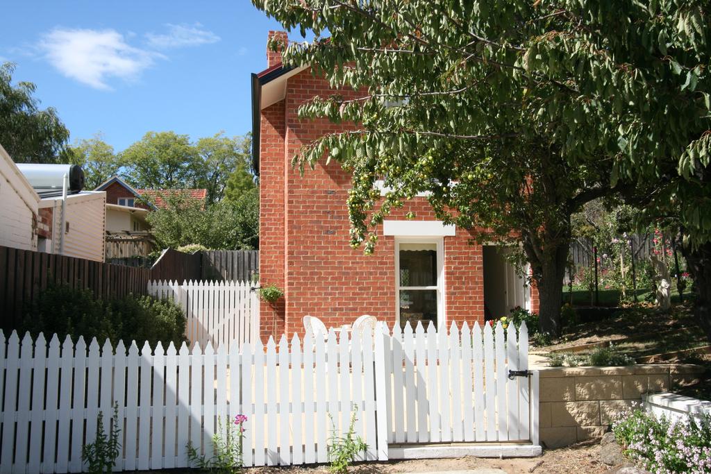 Hobart ACT Dalby Accommodation