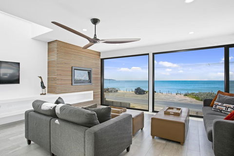 Apollo Bay Beach House - Dalby Accommodation 2