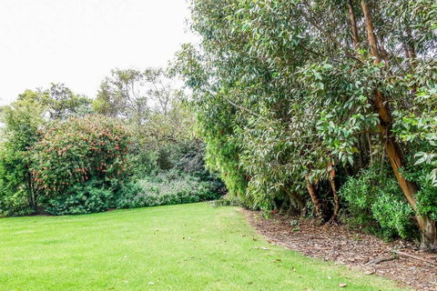 APOLLO BAY HOLIDAY HOUSE - Walk To Beach + Wifi - Dalby Accommodation 2